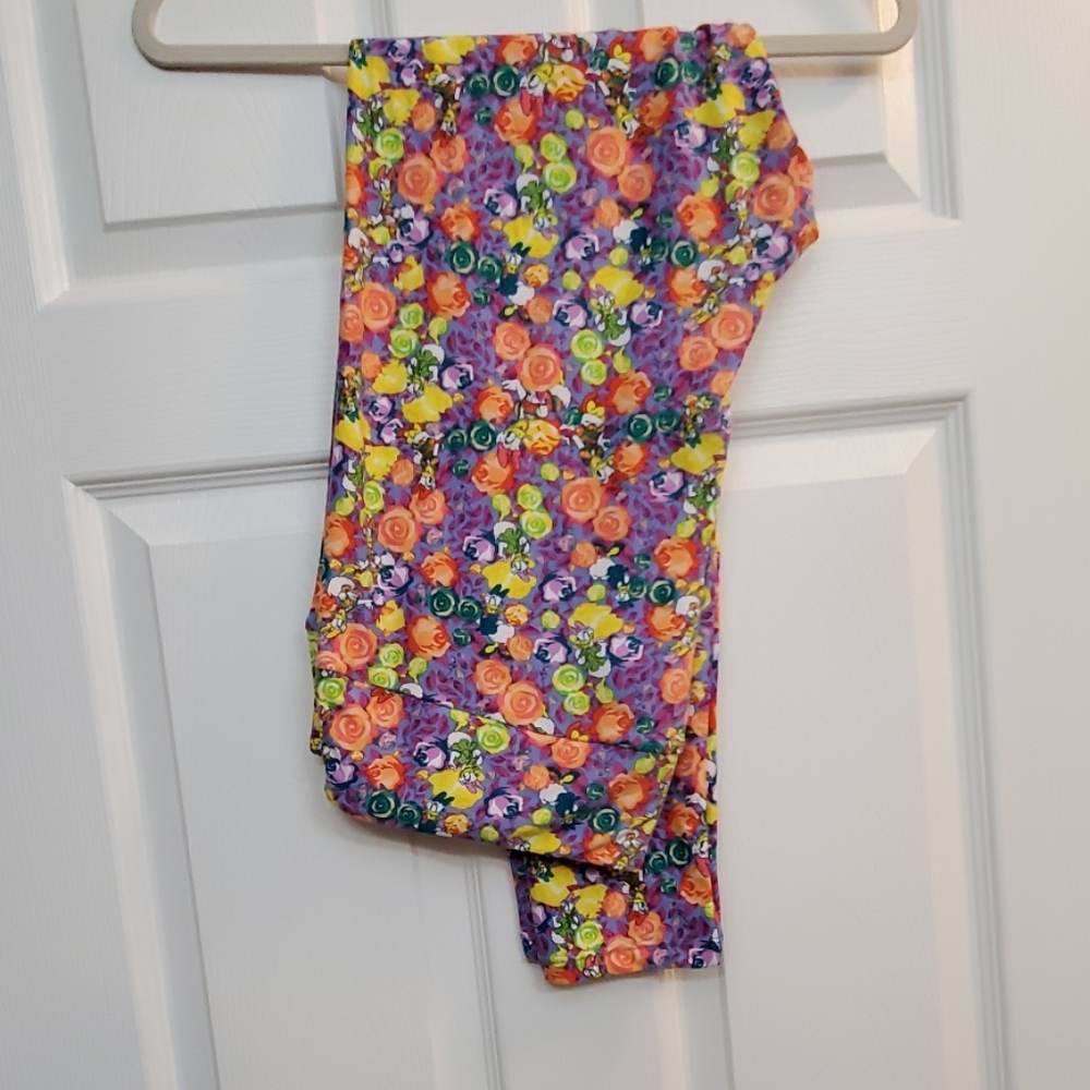 Tc2 lularoe adult leggings